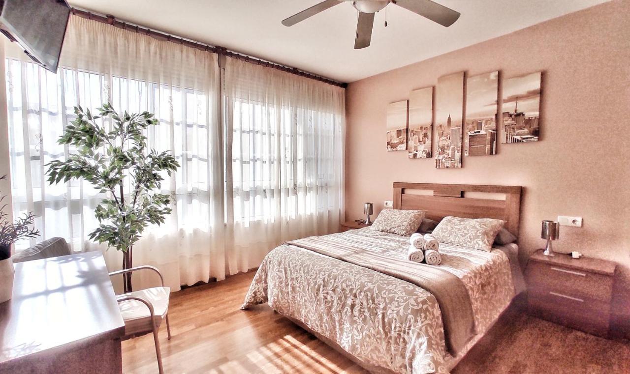 Apartamento Con Wifi En Casco Historico Betanzos Exterior photo